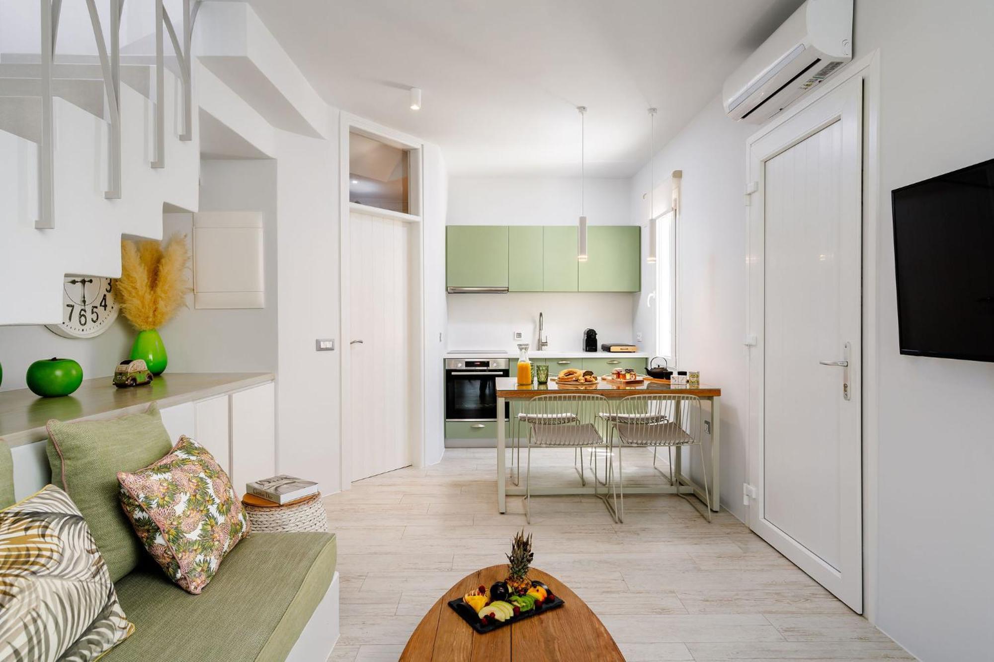 Sunday Luxury Suites Agia Anna  エクステリア 写真