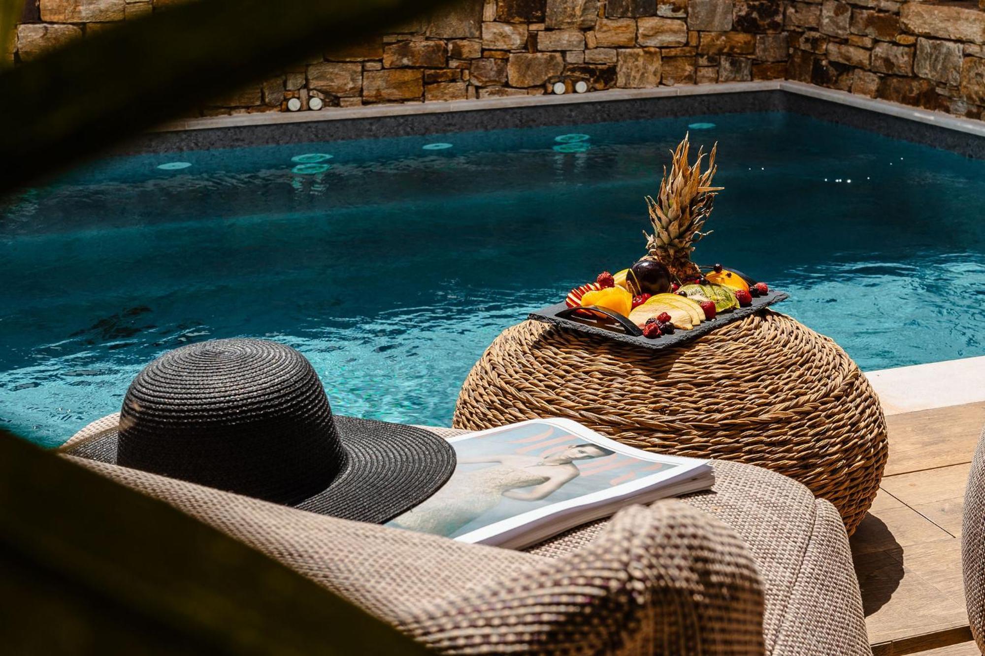Sunday Luxury Suites Agia Anna  エクステリア 写真