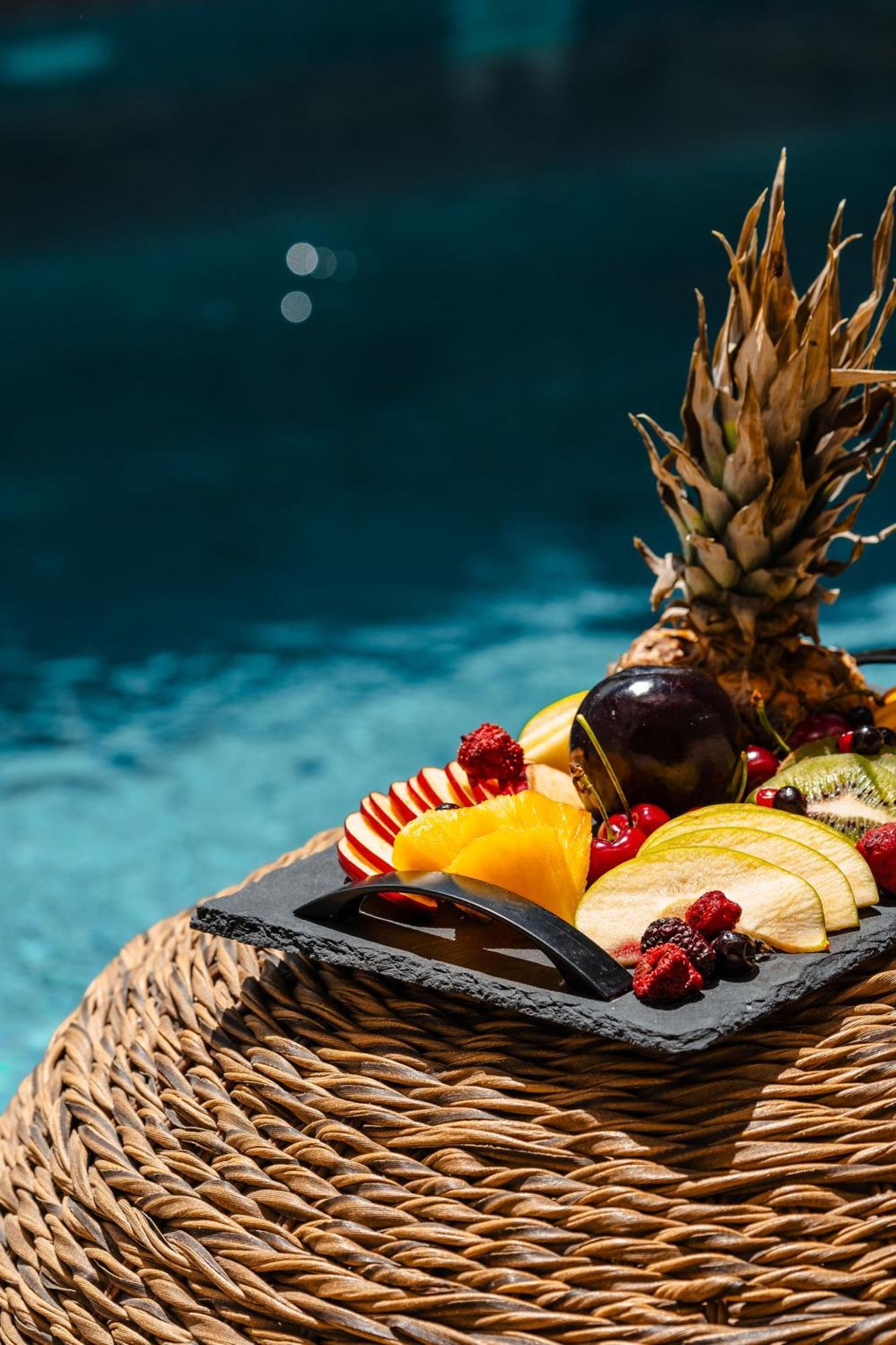 Sunday Luxury Suites Agia Anna  エクステリア 写真