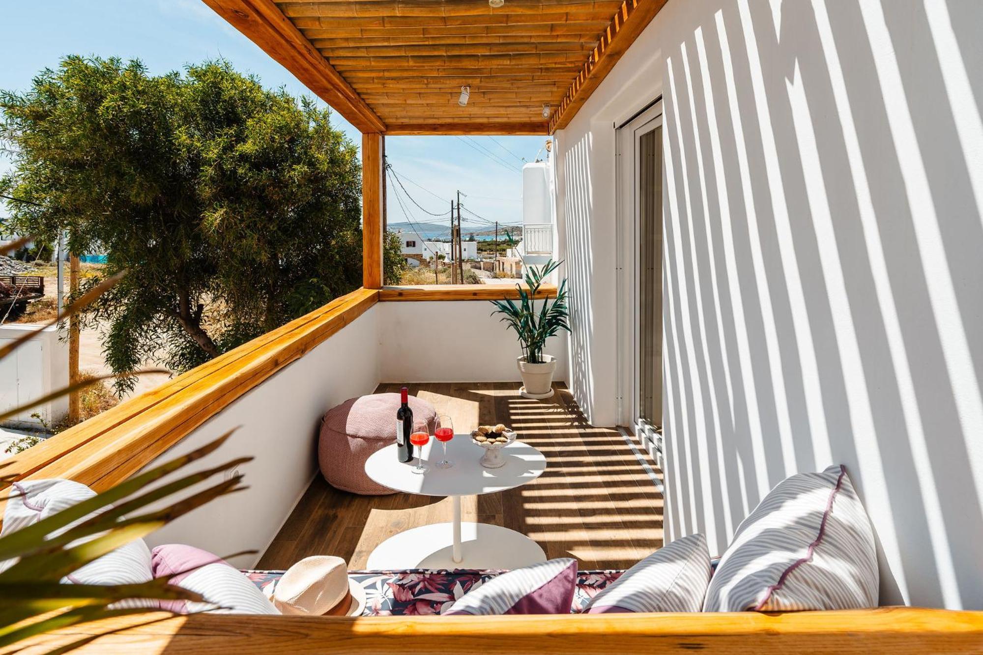 Sunday Luxury Suites Agia Anna  エクステリア 写真