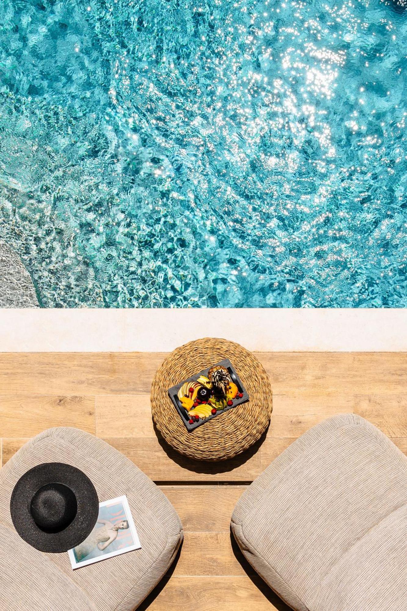 Sunday Luxury Suites Agia Anna  エクステリア 写真