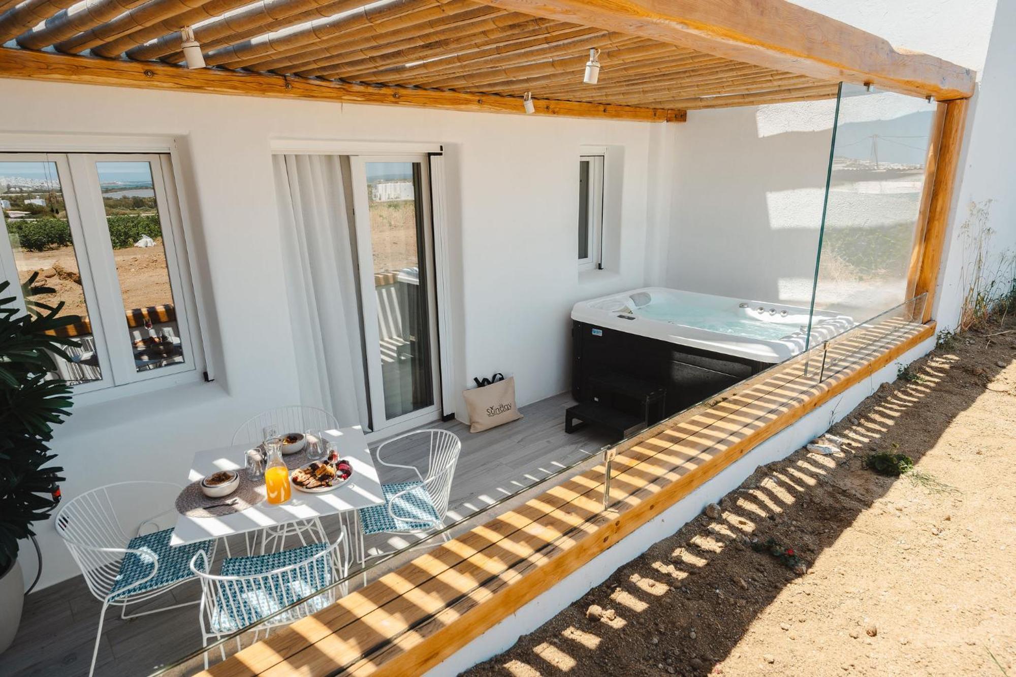 Sunday Luxury Suites Agia Anna  エクステリア 写真