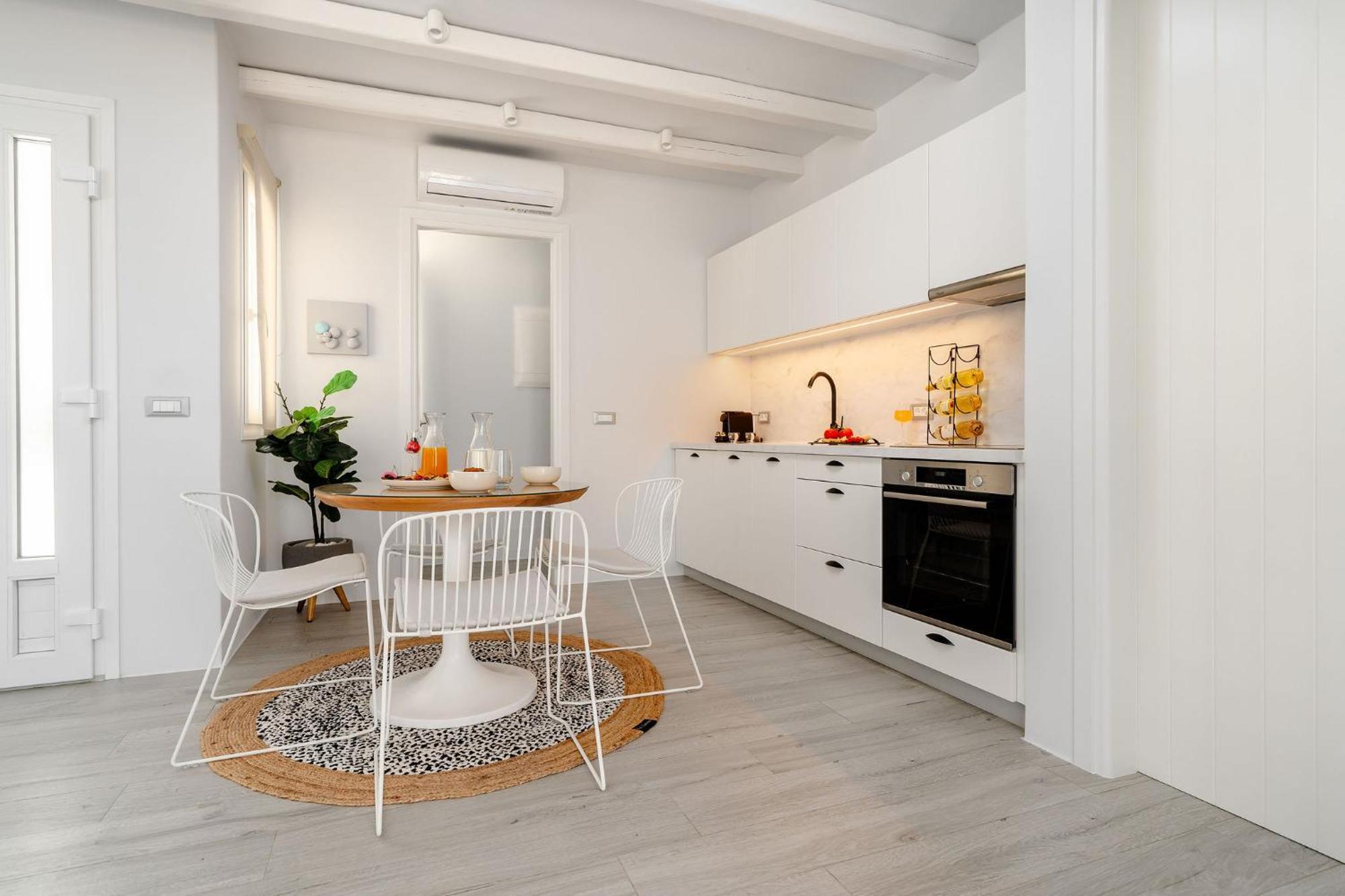 Sunday Luxury Suites Agia Anna  エクステリア 写真