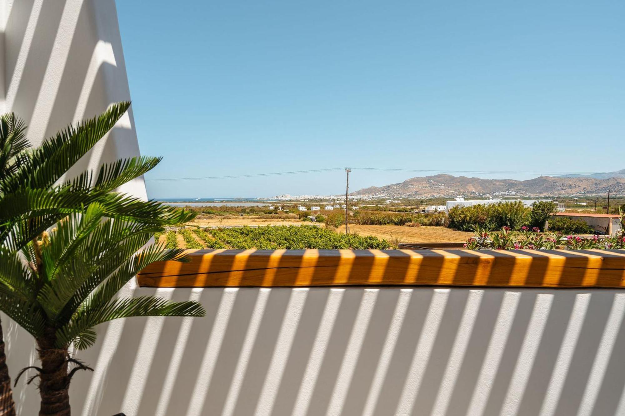 Sunday Luxury Suites Agia Anna  エクステリア 写真